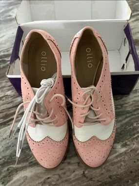 Ollio Pink & White Women's Wingtip Brogues